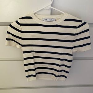 knit stripped shirt, normal length